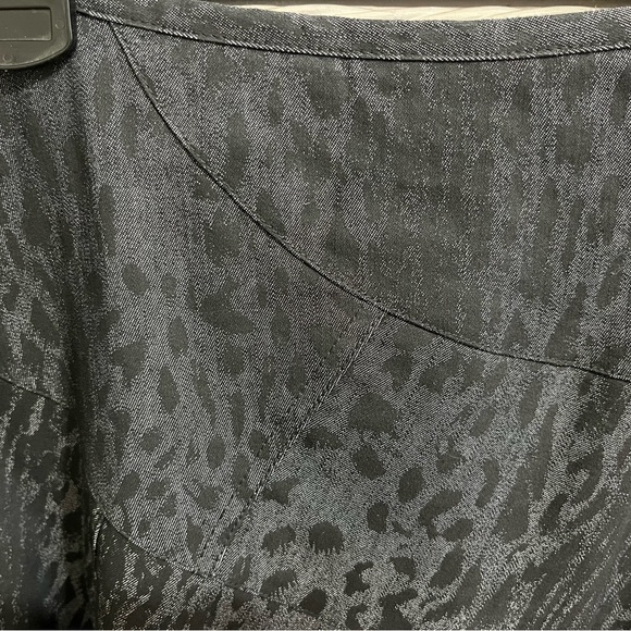 SANDRO Fit ‘n Flare Pieced/Tiered MIDI SKIRT - Black Denim Animal Print - NWOT - Picture 3 of 7